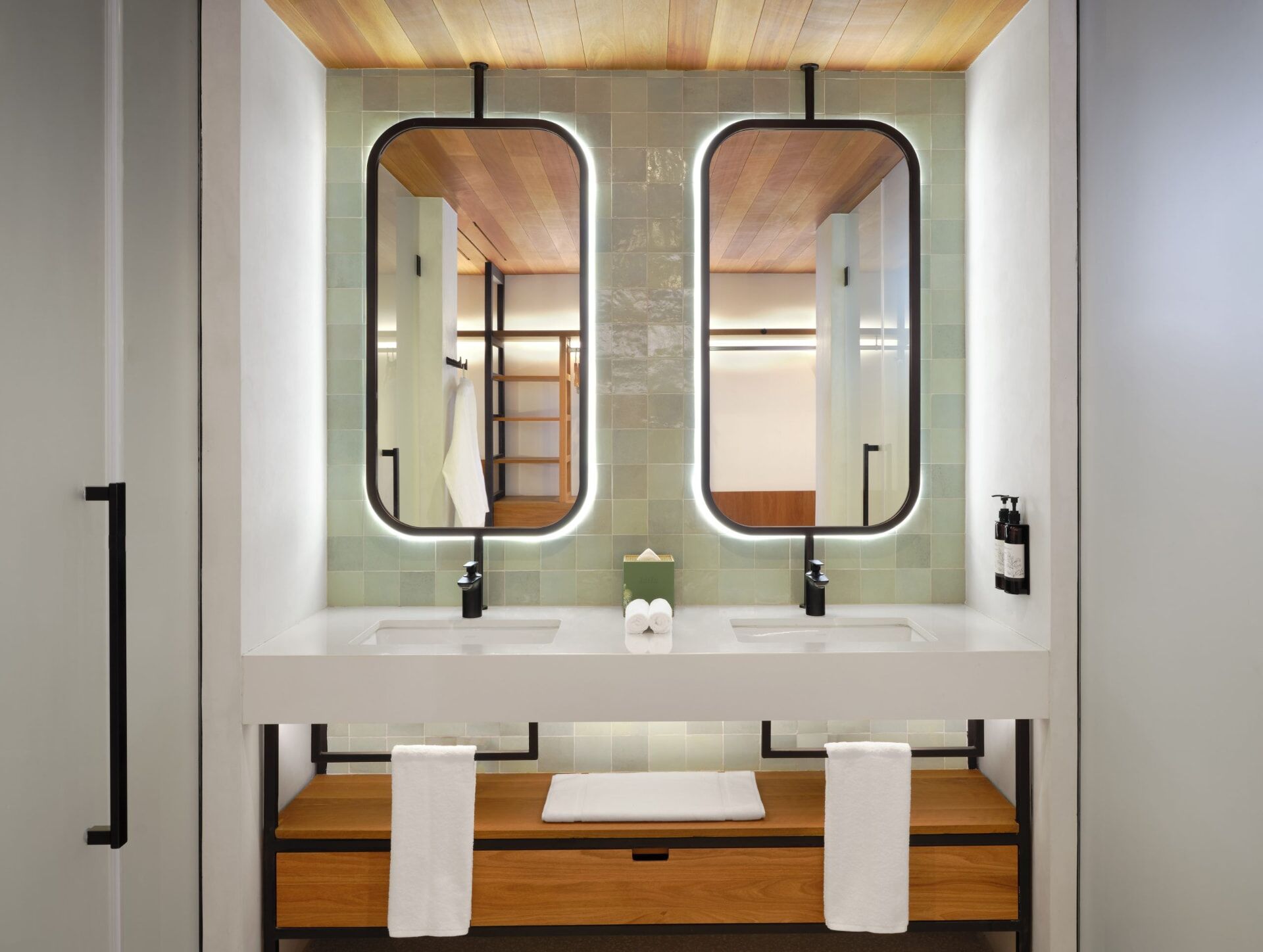Suite Bathroom: commercial interior design by Studio G for a luxury beach resort, Seychelles