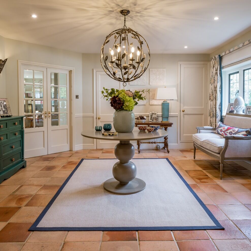 Grand Foyer: residential interior design by Studio G for a English country style home in Cobham, Surrey