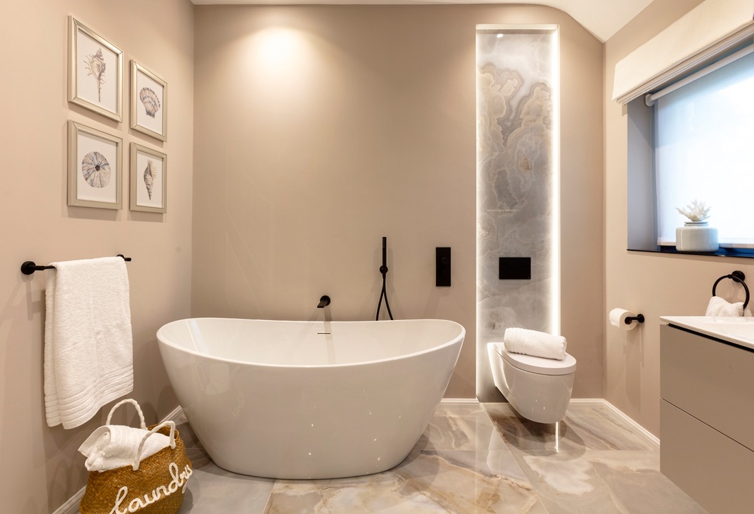 Master en suite: residential interior design by Studio G for a South Devon estuary house