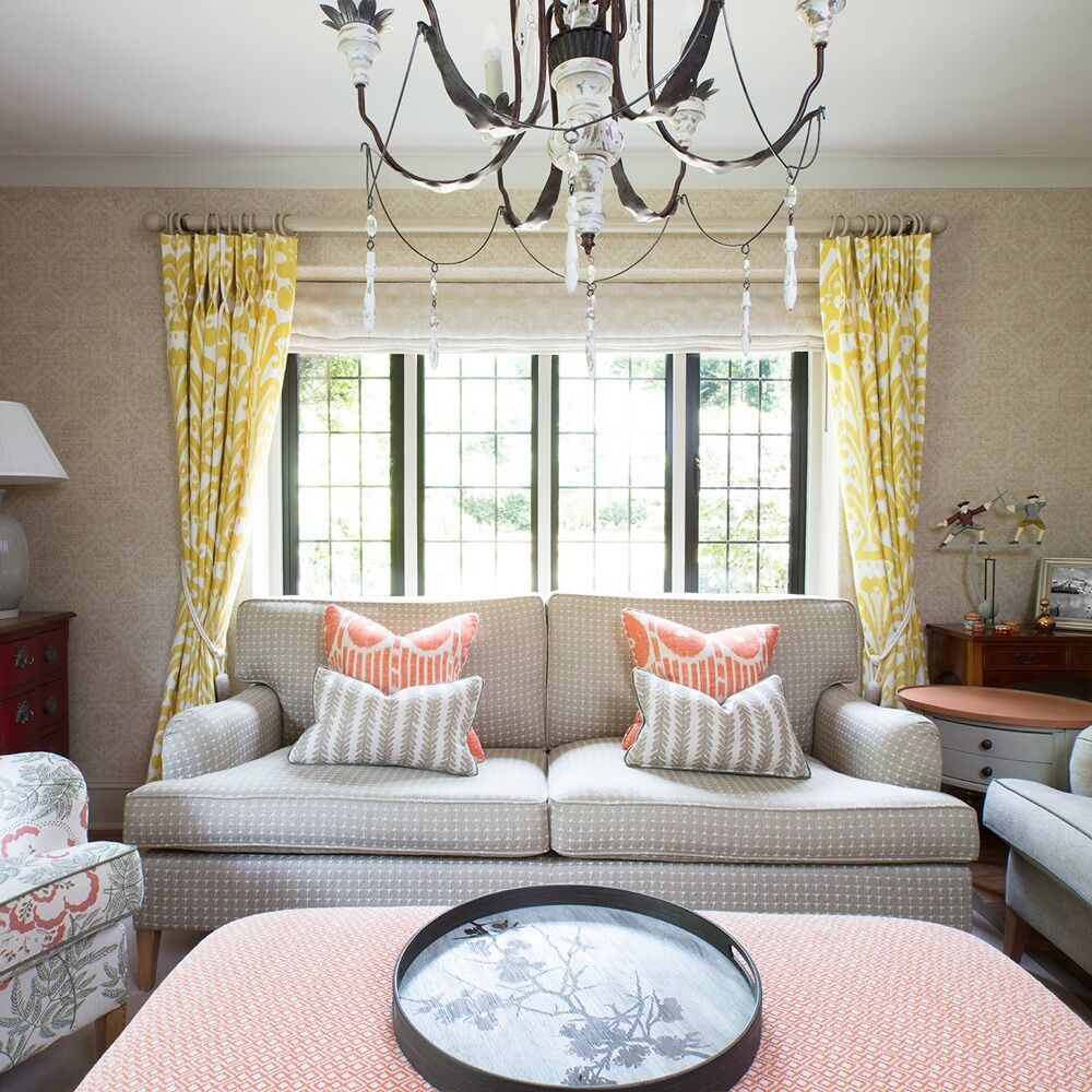 Cozy snug: residential interior design by Studio G for a Arts and Crafts residence in Esher, Surrey