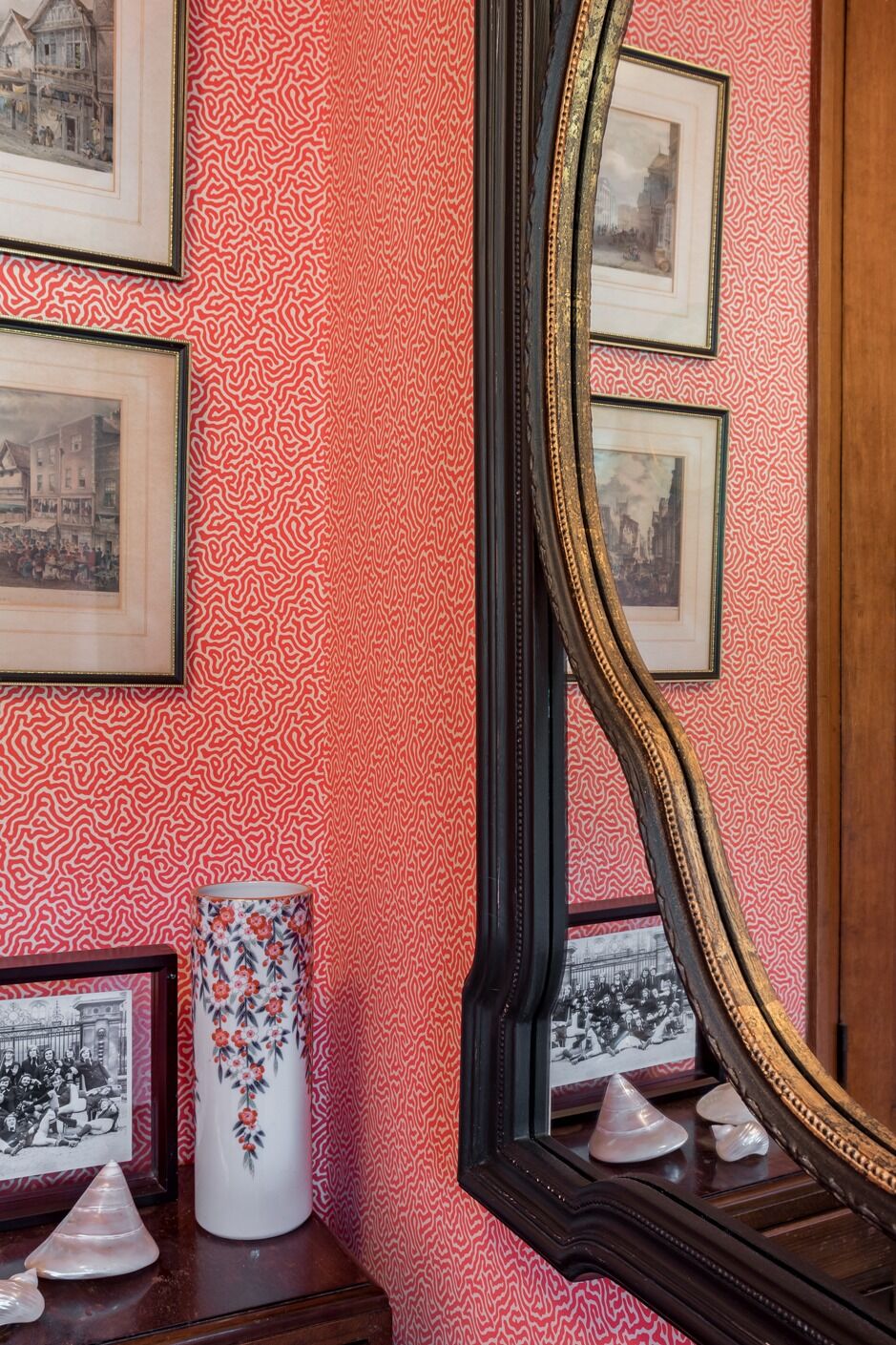 Geometric Style Coral wallpaper: residential interior design by Studio G for a English country style home in Cobham, Surrey